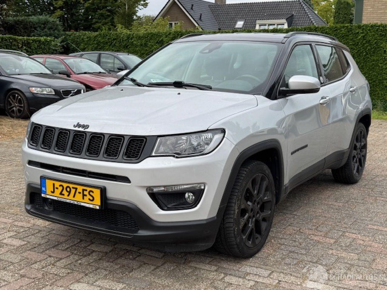Jeep Compass 1.3 NIGHT EAGLE LIBERTY EDITION. ( versnellingsbak kapot )