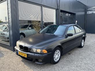 Damaged car BMW 5-serie 525i M-Pakket 2001/3