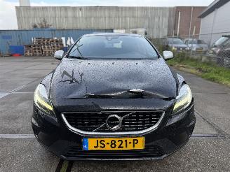 Volvo V-40 2.0 D2 Momentum R-design picture 10