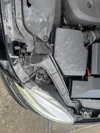 Volvo V-40 2.0 D2 Momentum R-design picture 11