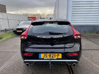 Volvo V-40 2.0 D2 Momentum R-design picture 4