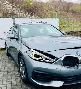schade BMW 1-serie 1 Lim. 116 d Advantage