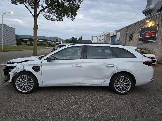 damaged passenger cars Seat Leon FR 1.4 eTSI Hybrid Sportstourer Memory Led Navi Camera Leder 27gr.! 2021/5