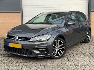Damaged car Volkswagen Golf 1.5 TSI R-Line Led Matrix CarPlay Stoelverw 2019/8