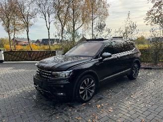 krockskadad bil auto Volkswagen Tiguan Volkswagen Tiguan Allspace Highline 4Motion PANO HUD Trekhaak VOL 2019/8