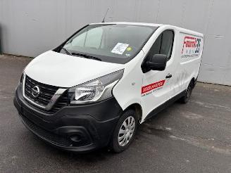 skadebil bedrijf Nissan NV300  2020/12