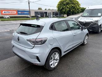 Schadeauto Renault Clio  2024/3