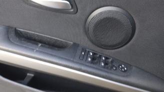 BMW 3-serie 318i Touring nette goed rijdende auto met weinig schade! picture 12