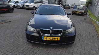 BMW 3-serie 318i Touring nette goed rijdende auto met weinig schade! picture 3