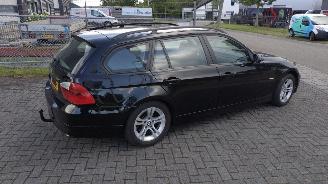 BMW 3-serie 318i Touring nette goed rijdende auto met weinig schade! picture 5