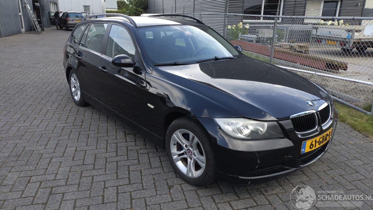BMW 3-serie 318i Touring nette goed rijdende auto met weinig schade!