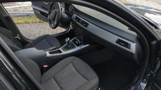 BMW 3-serie 318i Touring nette goed rijdende auto met weinig schade! picture 18