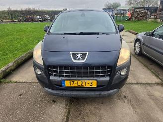 skadebil auto Peugeot 3008  2010/7