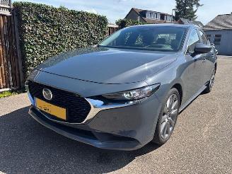 uszkodzony samochody osobowe Mazda 3 2.0E HYBRIDE 150 PK SPORT 2023 2023/11
