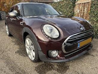 Unfallwagen Mini Clubman 1.5 COOPER NAVI PANO AUTOMAAT 136PK ! BOM VOL 2016/6
