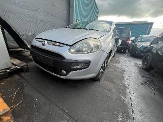 Unfallwagen Fiat Punto Evo 1.3 JTD Multijet 85 16V Euro 5 Hatchback  Diesel 1.248cc 63kW (86pk) FWD 2010-04/2011-10 (199AXY; 199BXY) 199B4000 2011/2