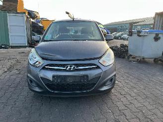 Coche accidentado Hyundai I-10 1.1i 12V Hatchback  Benzine 1.086cc 51kW (69pk) FWD 2011-04/2013-12 (F5P4) G4HG5 2011/8