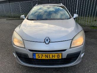 Renault Mégane Grandtour 1.6 16V Combi/o 4Dr Benzine 1.598cc 74kW (101pk) FWD 2009-05/2015-08 (KZ0H; KZ1R) K4M848; K4MP8 picture 2