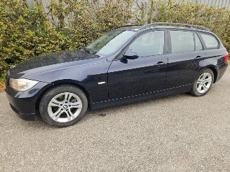 BMW 3-serie 320i 16V Combi/o  Benzine 1.995cc 110kW picture 1