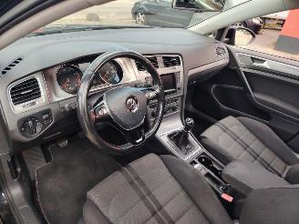 Volkswagen Golf Panoramadak climatronic 1.2 tsi picture 5