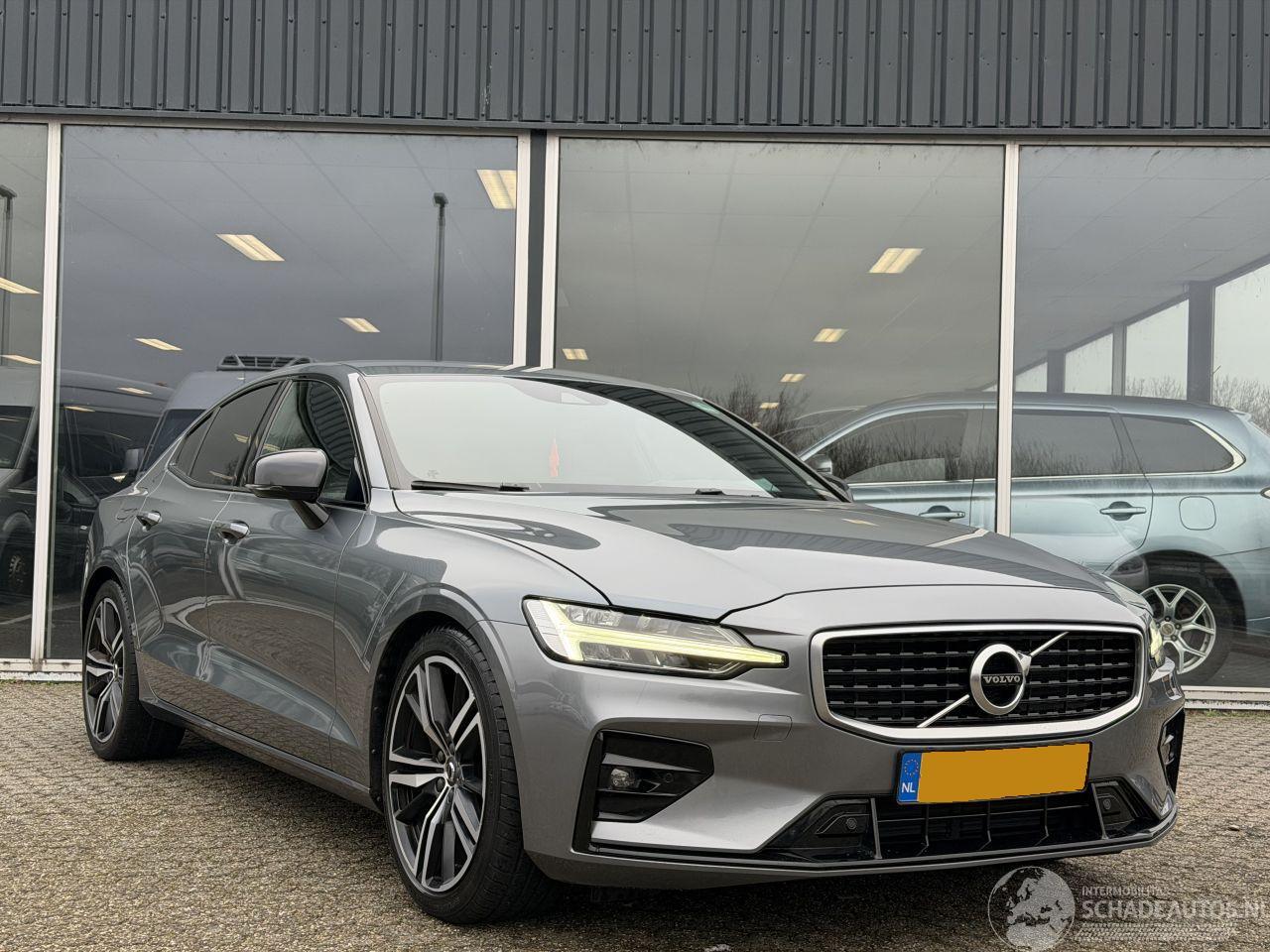 Volvo S-60 2.0 T4 R-Design