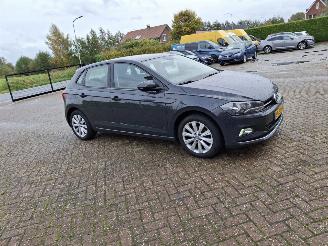 Damaged car Volkswagen Polo 1.0 tsi  116pk  higline   clima  navi 2018/5