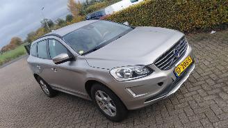 Schadeauto Volvo Xc-60 2.0 d4  181pk automaat  navi leer 2015/4