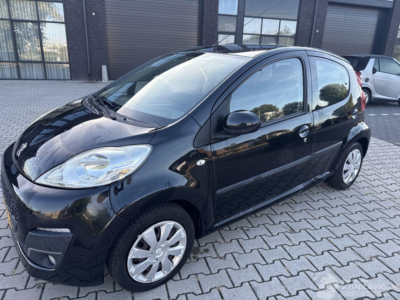 Peugeot 107 1.0 ACTIVE AIRCO RIJDBARE SCHADE! BOUWJAAR 2013  1999 EURO