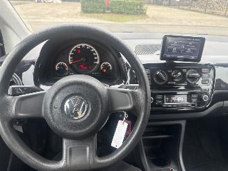 Volkswagen Up! 1.0 BLEU MOTION LICHTE SCHADE BOUWJAAR 2016  3999 EURO VAST picture 10