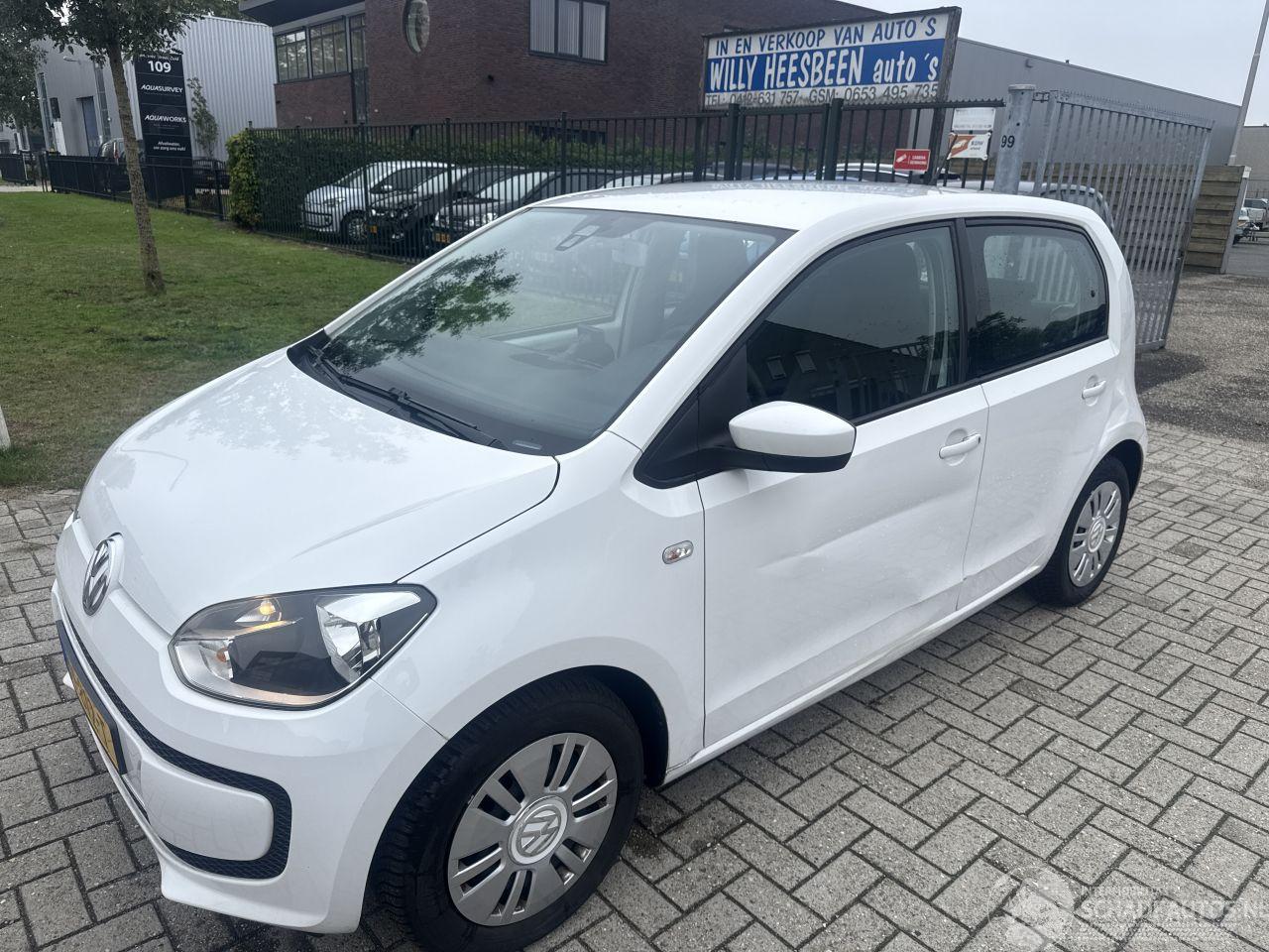 Volkswagen Up! 1.0 BLEU MOTION LICHTE SCHADE BOUWJAAR 2016  3999 EURO VAST