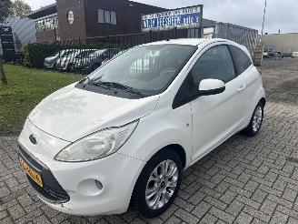 krockskadad bil auto Ford Ka 1.2 TITANIUM AIRCO BUMPERSCHADE BOUWJAAR 2009 1895 EURO 2009/7