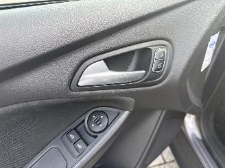 Ford Focus 1.0 TREND EDITION LICHTE SCHADE! BOUWJAAR 2015  3900 EURO picture 7
