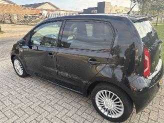 Volkswagen Up! 1.0 HIGH UP! BOUWJAAR 2013 LICHTE SCHADE 3850 EURO picture 2