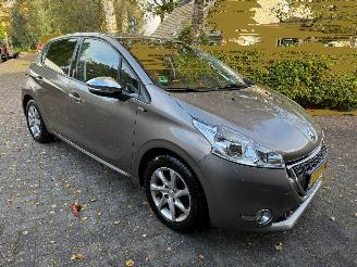 Avarii autoturisme Peugeot 208 1.2 Style 5DRS NAVI AIRCO 2015/1