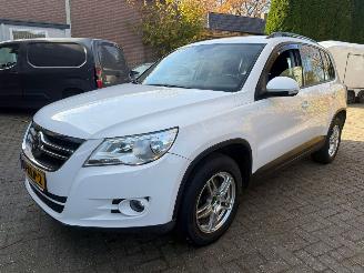krockskadad bil auto Volkswagen Tiguan 2.0 TDI 4 MOTION NAVI CAMERA 2010/1