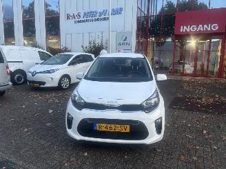 Schadeauto Kia Picanto 1.0 Comfortline 2022/11