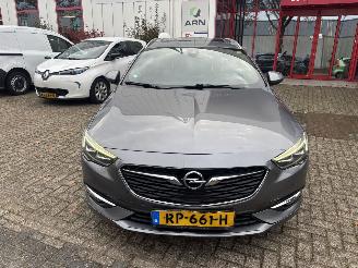 Damaged car Opel Insignia SPORTS TOUR 1.6 CDTI ET INNOV. 2018/2