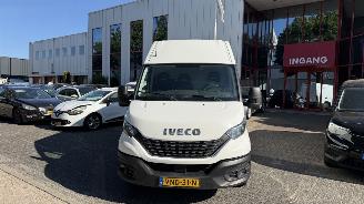 uszkodzony samochody osobowe Iveco Daily 3.0 TD 35S21V 3520L H2 AUTOMAAT 2021/11