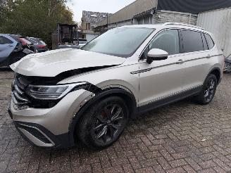 Voiture accidenté Volkswagen Tiguan 1.5 TSi - 110 Kw DSG AllSpace Elegance 2023/8