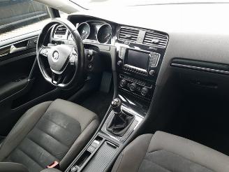 Volkswagen Golf 2.0 TDI Highline picture 16