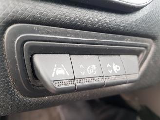 Renault Clio 1.0 TCe Zen picture 24