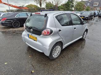 krockskadad bil auto Toyota Aygo 1.0 12V 2010/4