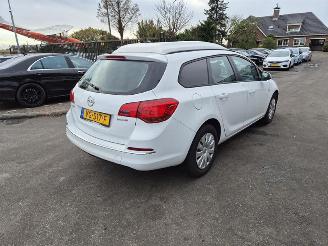 Voiture accidenté Opel Astra 1.7 CDTi 16V 2013/11