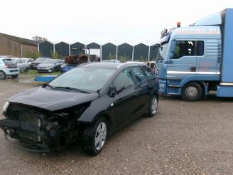 krockskadad bil auto Kia Ceed 1.6 CRDI Break Comfort 2014/2