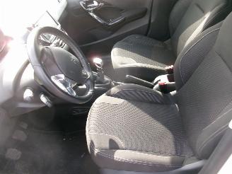 Peugeot 208 1.2 Allure 5 DRS picture 20