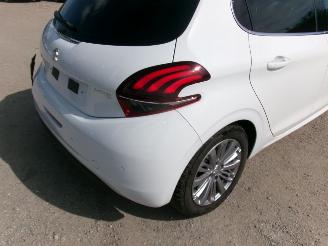 Peugeot 208 1.2 Allure 5 DRS picture 10