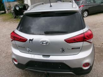 Hyundai I-20 1.0 Cross picture 14