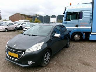 škoda osobní automobily Peugeot 208 1.2 Allure 5 Drs 2013/9