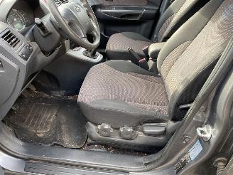 Hyundai Tucson 2.0i Dynamic version Van/Grijs kenteken picture 27