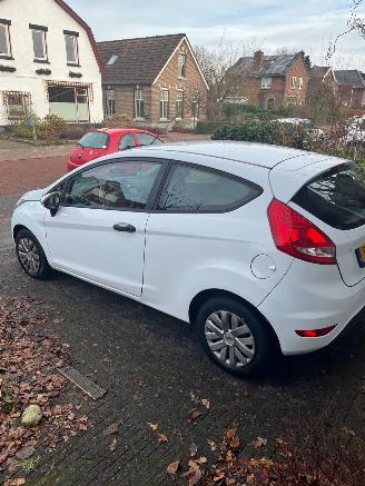 Ford Fiesta 1.25 Limited 3drs picture 3